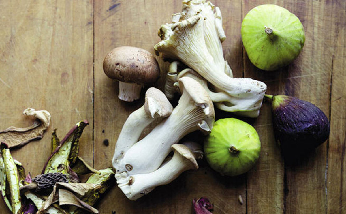 fall ingredients: mushrooms and figs
